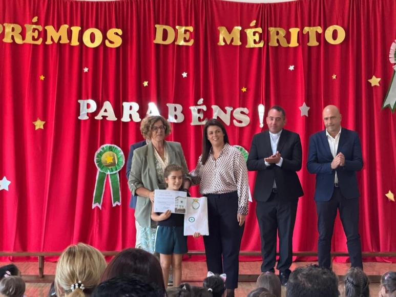 Entrega dos prémios de mérito - EB/PE das Figueirinhas Entrega dos prémios de mérito - EB/PE das Figueirinhas