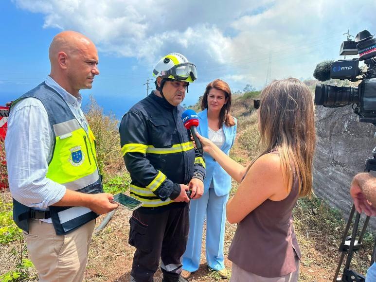 Informa&ccedil;&atilde;o - Inc&ecirc;ndio na Rua C&oacute;nego Doutor Jorge de Freitas, Cani&ccedil;o