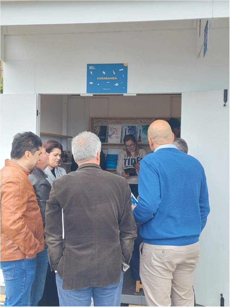 Visita aos stands de livros - IV Feira do Livro de Santa Cruz