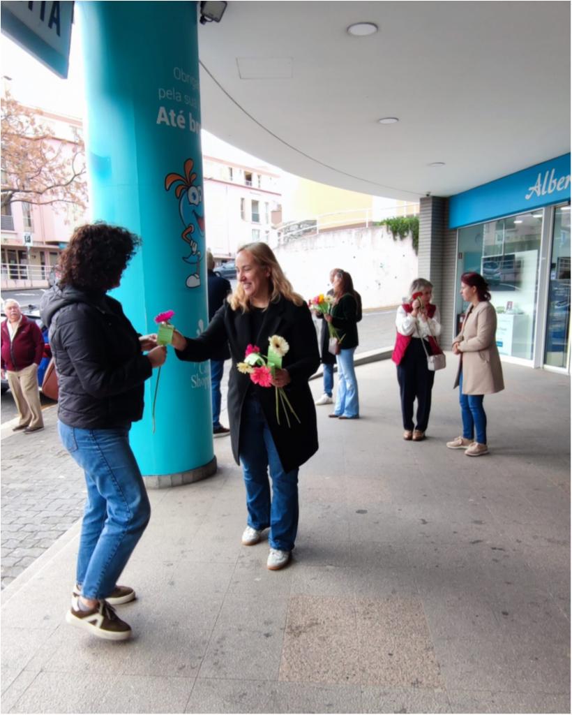Entrega de flores - Dia da Mulher